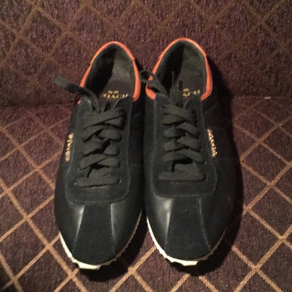 Coach - Picture 2 of 3